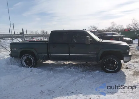 2002 Chevrolet Silverado 1500Hd Lt z USA, uszkodzony, nr VIN 1GCGK13U32F167319